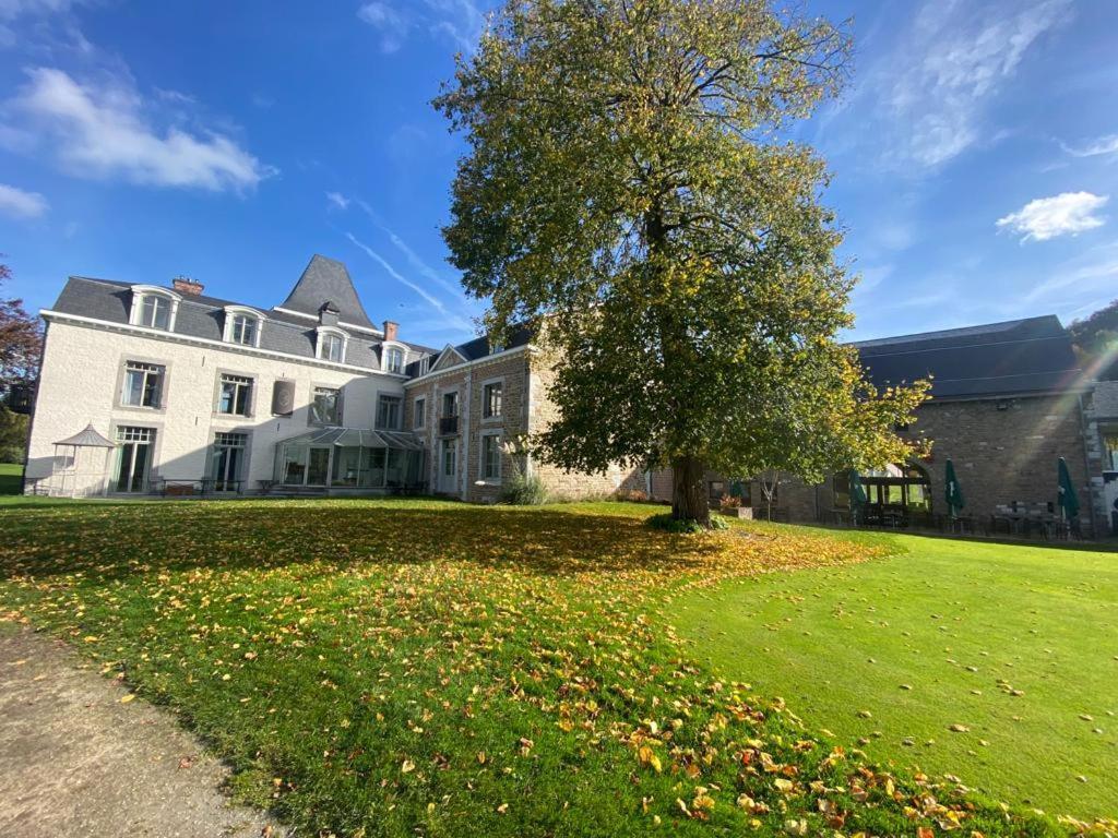 La Chambre Et Le Studio Du Chateau Du Golf De Bernalmont Liège Extérieur photo