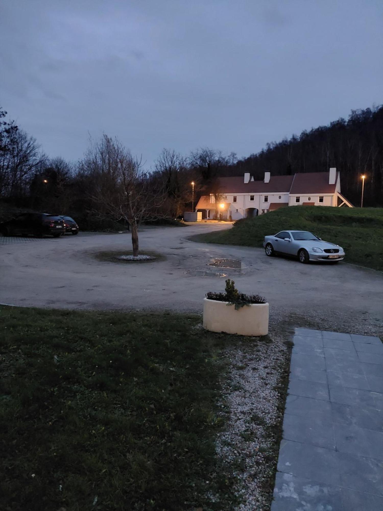 La Chambre Et Le Studio Du Chateau Du Golf De Bernalmont Liège Extérieur photo