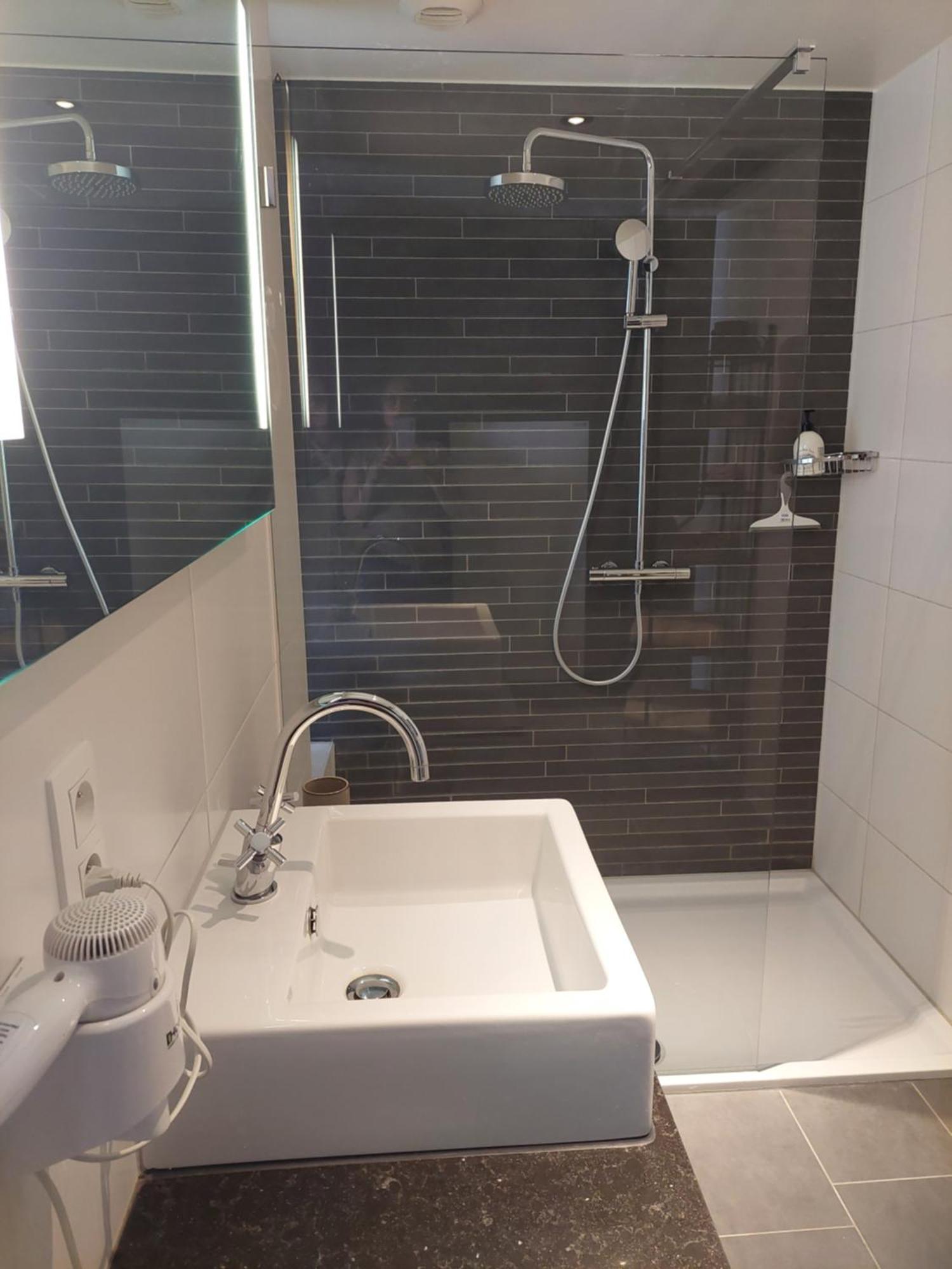 La Chambre Et Le Studio Du Chateau Du Golf De Bernalmont Liège Extérieur photo