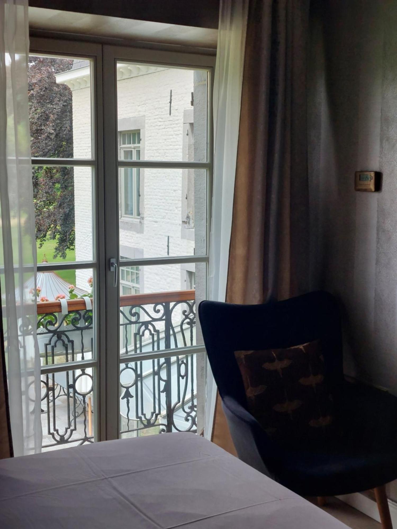 La Chambre Et Le Studio Du Chateau Du Golf De Bernalmont Liège Chambre photo
