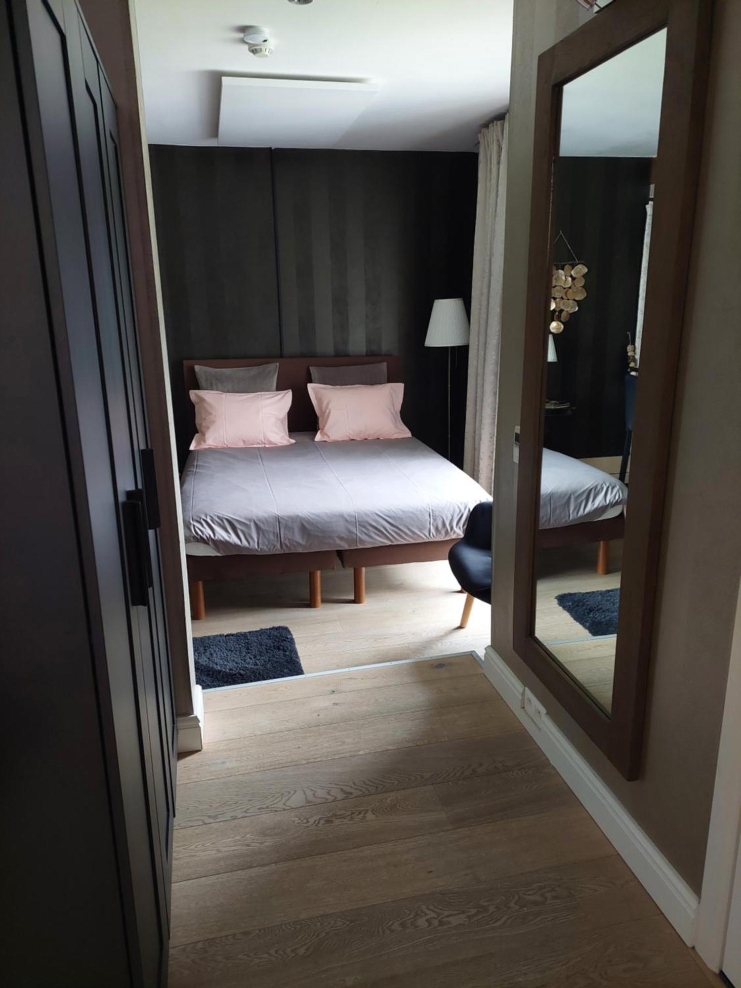 La Chambre Et Le Studio Du Chateau Du Golf De Bernalmont Liège Chambre photo