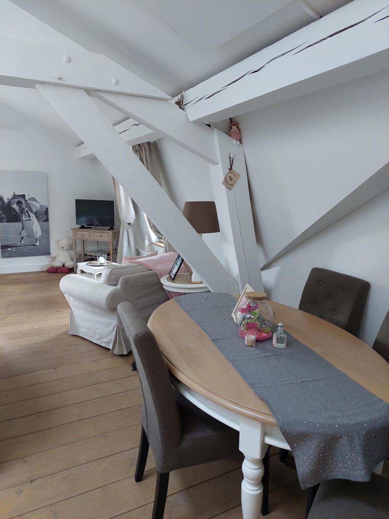 La Chambre Et Le Studio Du Chateau Du Golf De Bernalmont Liège Chambre photo